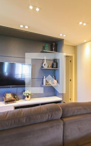Apartamento à venda com 193m², 3 quartos e 3 vagas Apartamento à venda com 193m², 3 quartos e 3 vagasSala de TV