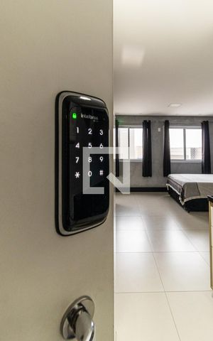 Studio à venda com 33m², 1 quarto e 1 vagaFechadura Eletrônica