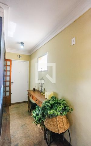 Apartamento à venda com 260m², 4 quartos e 4 vagas Apartamento à venda com 260m², 4 quartos e 4 vagasEntrada