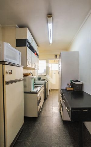 Apartamento à venda com 260m², 4 quartos e 4 vagas Apartamento à venda com 260m², 4 quartos e 4 vagasCozinha