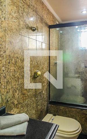 Apartamento à venda com 260m², 4 quartos e 4 vagas Apartamento à venda com 260m², 4 quartos e 4 vagasBanheiro