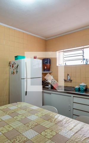 Casa à venda com 173m², 3 quartos e 4 vagas Casa à venda com 173m², 3 quartos e 4 vagasCozinha