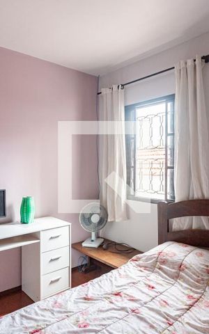 Casa à venda com 173m², 3 quartos e 4 vagas Casa à venda com 173m², 3 quartos e 4 vagasQuarto 2