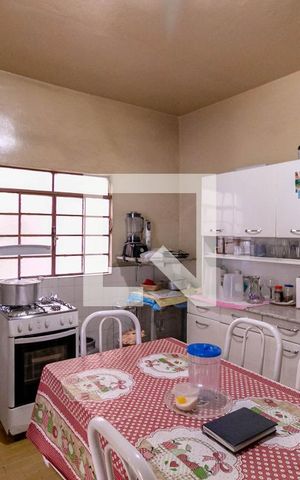 Casa à venda com 250m², 3 quartos e 1 vaga Casa à venda com 250m², 3 quartos e 1 vagaCozinha
