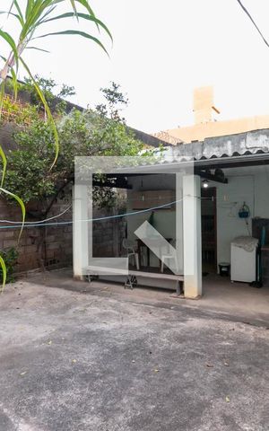 Casa à venda com 250m², 3 quartos e 1 vaga Casa à venda com 250m², 3 quartos e 1 vagaQuintal