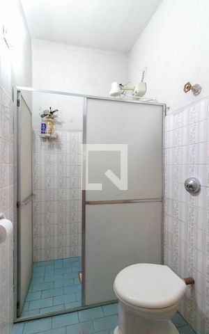 Casa à venda com 250m², 3 quartos e 1 vaga Casa à venda com 250m², 3 quartos e 1 vagaBanheiro Social