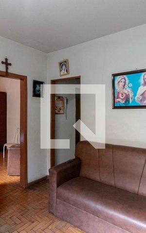 Casa à venda com 250m², 3 quartos e 1 vaga Casa à venda com 250m², 3 quartos e 1 vagaSala