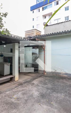 Casa à venda com 250m², 3 quartos e 1 vaga Casa à venda com 250m², 3 quartos e 1 vagaQuintal