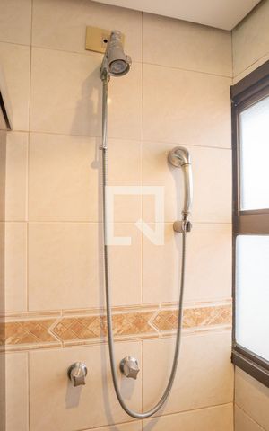 Apartamento à venda com 180m², 4 quartos e 3 vagas Apartamento à venda com 180m², 4 quartos e 3 vagasBanheiro Social