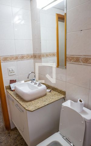 Apartamento à venda com 180m², 4 quartos e 3 vagas Apartamento à venda com 180m², 4 quartos e 3 vagasBanheiro Social