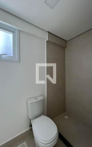 Apartamento à venda com 15721m², 2 quartos e 1 vaga Apartamento à venda com 15721m², 2 quartos e 1 vagaBanheiro do Quarto 2