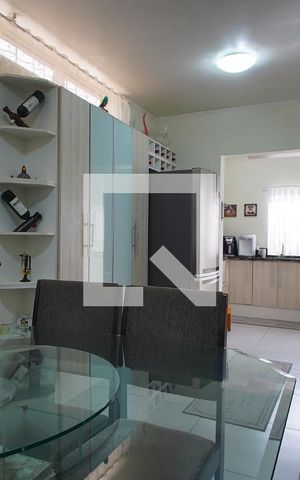 Casa para alugar com 215m², 3 quartos e 4 vagasCozinha
