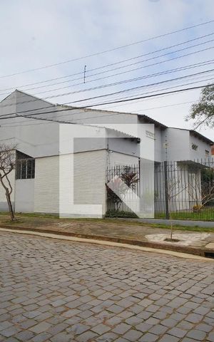 Casa para alugar com 215m², 3 quartos e 4 vagasFachada