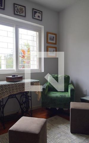 Casa para alugar com 215m², 3 quartos e 4 vagasSala de televisão