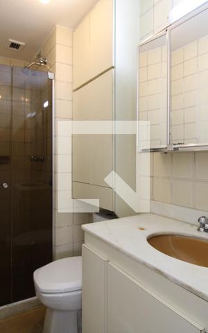 Apartamento para alugar com 89m², 3 quartos e 1 vagaBanheiro social 