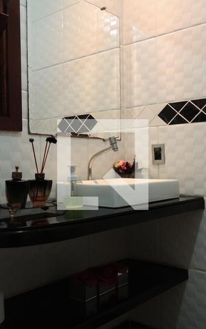 Casa à venda com 1235m², 5 quartos e 5 vagasBanheiro 