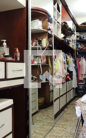 Casa à venda com 1235m², 5 quartos e 5 vagasCloset da suíte 2