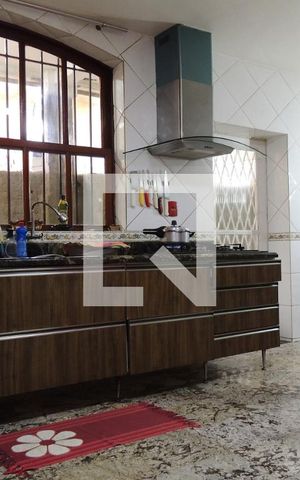 Casa à venda com 1235m², 5 quartos e 5 vagasCozinha - Armários