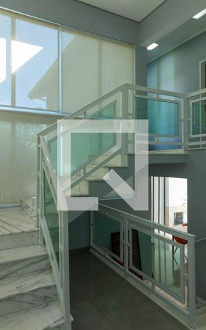 Casa para alugar com 342m², 3 quartos e 3 vagas Casa para alugar com 342m², 3 quartos e 3 vagasEntrada