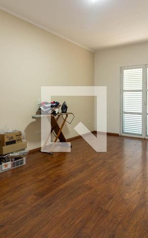 Casa para alugar com 342m², 3 quartos e 3 vagas Casa para alugar com 342m², 3 quartos e 3 vagasQuarto Suíte 2