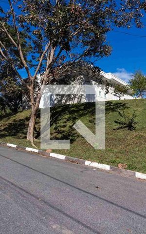 Casa para alugar com 342m², 3 quartos e 3 vagas Casa para alugar com 342m², 3 quartos e 3 vagasVista da Rua