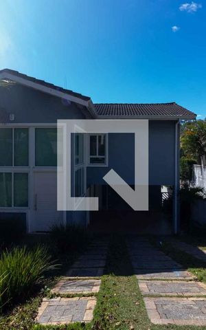 Casa para alugar com 342m², 3 quartos e 3 vagas Casa para alugar com 342m², 3 quartos e 3 vagasÁrea externa