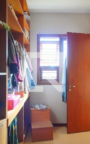 Casa à venda com 360m², 3 quartos e 3 vagasCloset da suíte