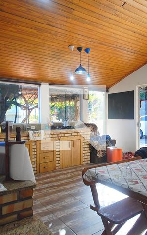 Casa à venda com 360m², 3 quartos e 3 vagasChurrasqueira