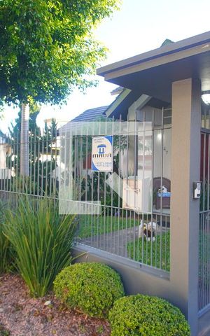 Casa à venda com 360m², 3 quartos e 3 vagasFachada