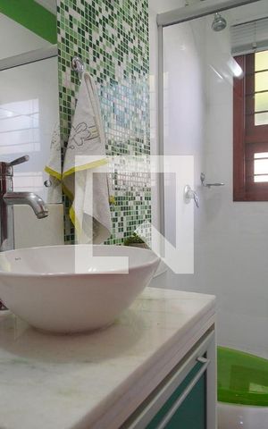Casa à venda com 360m², 3 quartos e 3 vagasBanheiro 2