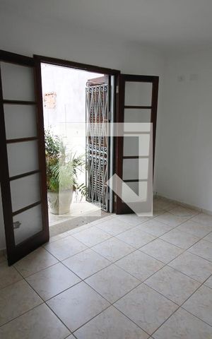 Casa à venda com 200m², 3 quartos e 2 vagasQuarto 1 - Suíte