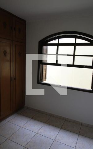 Casa à venda com 200m², 3 quartos e 2 vagasQuarto 2