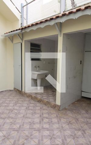 Casa à venda com 200m², 3 quartos e 2 vagasQuintal