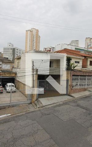 Casa à venda com 200m², 3 quartos e 2 vagasQuarto 1 - Varanda 