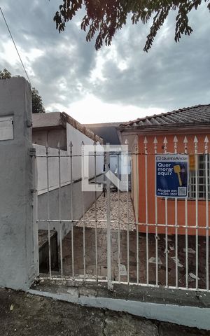Casa para alugar com 27m², 1 quarto e 1 vaga Casa para alugar com 27m², 1 quarto e 1 vagaFachada