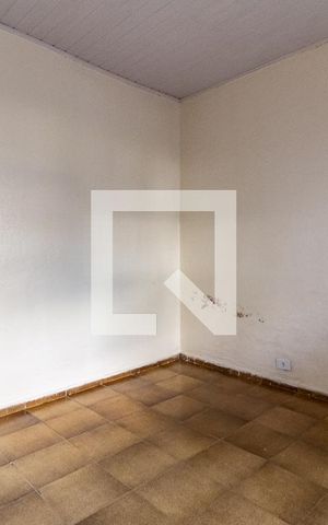 Casa para alugar com 27m², 1 quarto e 1 vaga Casa para alugar com 27m², 1 quarto e 1 vagaQuarto