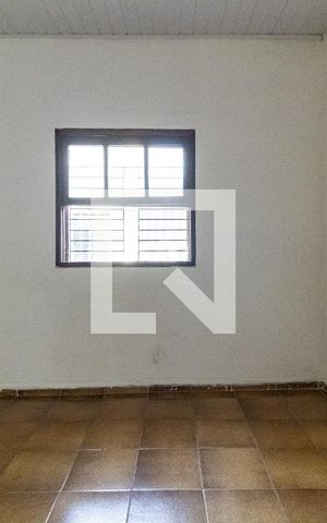 Casa para alugar com 27m², 1 quarto e 1 vaga Casa para alugar com 27m², 1 quarto e 1 vagaQuarto