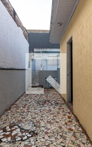 Casa para alugar com 27m², 1 quarto e 1 vaga Casa para alugar com 27m², 1 quarto e 1 vagaCorredor de Passagem