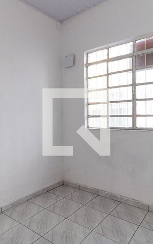 Casa para alugar com 27m², 1 quarto e 1 vaga Casa para alugar com 27m², 1 quarto e 1 vagaSala