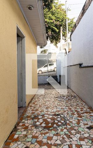 Casa para alugar com 27m², 1 quarto e 1 vaga Casa para alugar com 27m², 1 quarto e 1 vagaCorredor de Passagem
