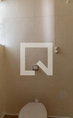 Casa para alugar com 27m², 1 quarto e 1 vaga Casa para alugar com 27m², 1 quarto e 1 vagaBanheiro