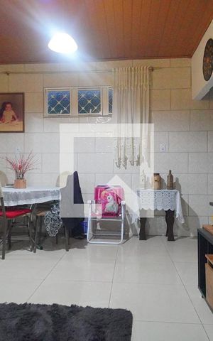Casa à venda com 90m², 1 quarto e 2 vagasSala