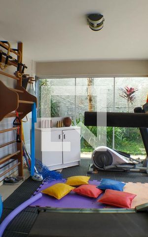 Casa à venda com 277m², 4 quartos e 2 vagas Casa à venda com 277m², 4 quartos e 2 vagasAcademia