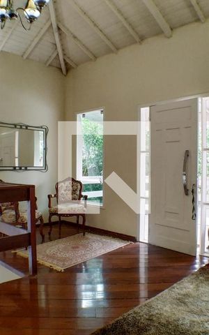 Casa à venda com 277m², 4 quartos e 2 vagas Casa à venda com 277m², 4 quartos e 2 vagasSala 1