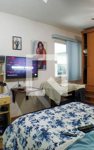Casa à venda com 277m², 4 quartos e 2 vagas Casa à venda com 277m², 4 quartos e 2 vagasQuarto 1