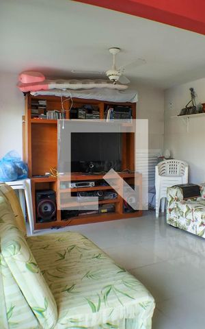Casa à venda com 277m², 4 quartos e 2 vagas Casa à venda com 277m², 4 quartos e 2 vagasQuarto 2