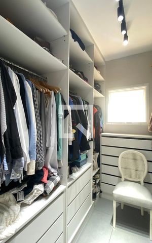 Apartamento à venda com 139m², 3 quartos e 2 vagasCloset da suíte 1