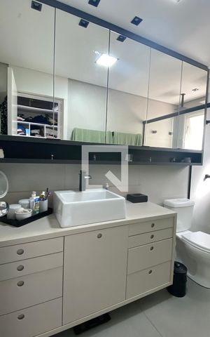 Apartamento à venda com 139m², 3 quartos e 2 vagasBanheiro da Suíte 1
