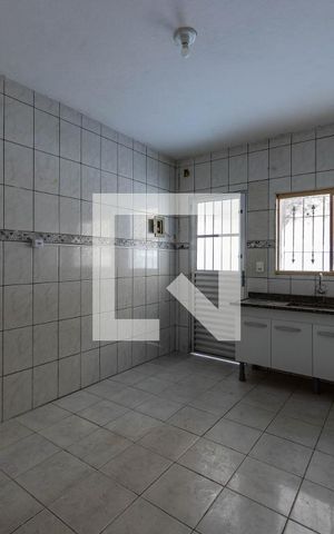 Casa à venda com 60m², 2 quartos e sem vaga Casa à venda com 60m², 2 quartos e sem vagaCozinha