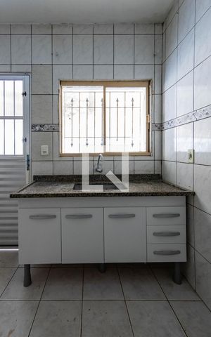 Casa à venda com 60m², 2 quartos e sem vaga Casa à venda com 60m², 2 quartos e sem vagaCozinha